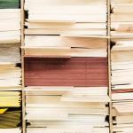 Pożegnaj papierowy chaos: 15 sprytnych sposobów na porządek w domowych dokumentach