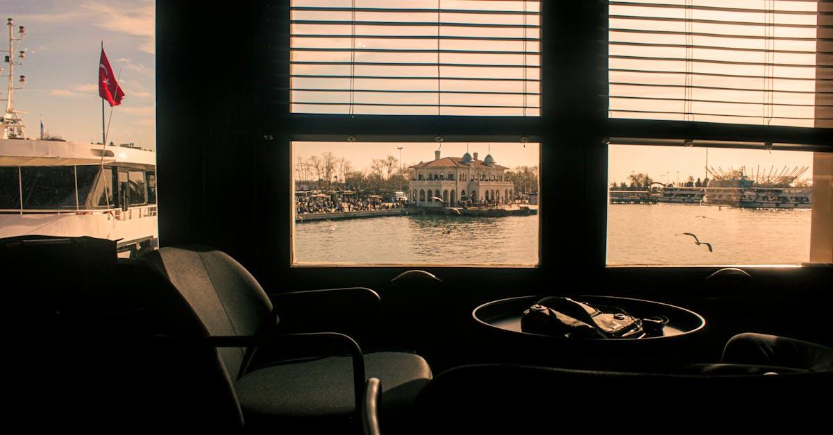 Zamknij słońce jednym kliknięciem: 12 sposobów na inteligentne sterowanie roletami zewnętrznymi z napędem