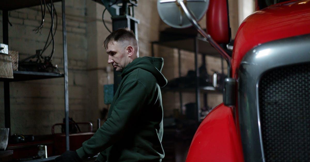 Raz w miesiącu, zero bałaganu: plan ogarnięcia garażu dla zapracowanych