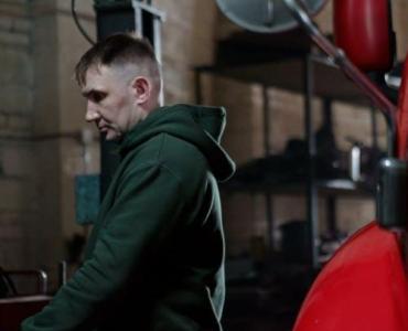 Raz w miesiącu, zero bałaganu: plan ogarnięcia garażu dla zapracowanych