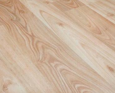 Cisza pod stopami: jak raz na zawsze uciszyć skrzypiącą podłogę drewnianą