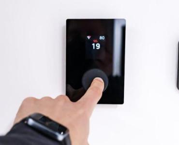 Ciepło pod kontrolą: krok po kroku łączymy termostat z inteligentnym domem