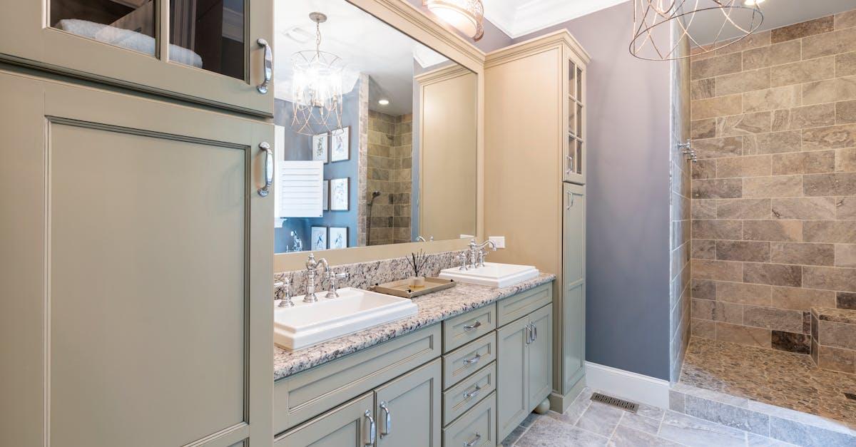 Podłoga bez zadrapań: jak dobrać maty ochronne pod ciężkie meble – praktyczny przewodnik